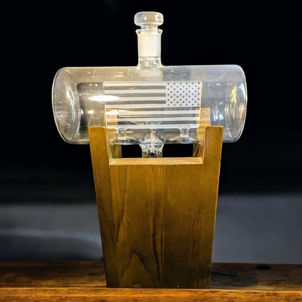 Whiskey Decanter American Flag 1150 ml + 4 Glasses Blown Glass with Wood Stand